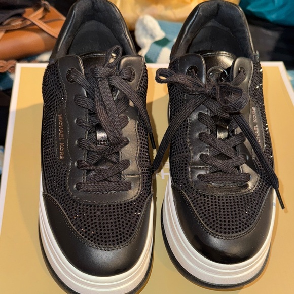 Michael Kors women black and White Sneakers - Picture 1 of 5